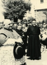 Monseigneur Roncali en mai 1952 (Copier)