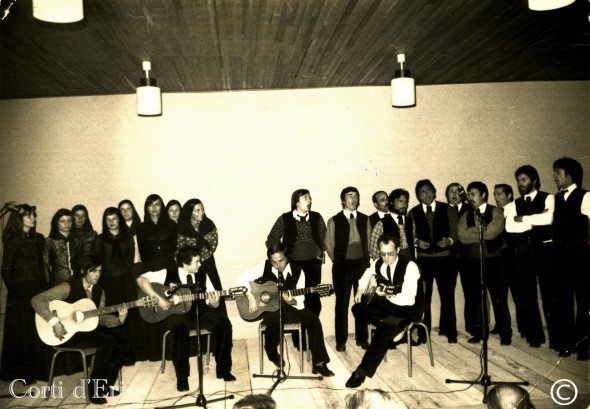 A Mannella CFPA de Corté - 1975 - tony michelsen- jacques lucciani (fils) - antoine casanova - jean baptiste pulicani (guitares) (Copier)